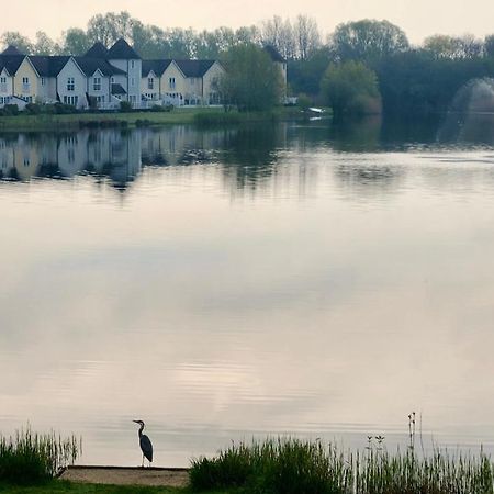 38 Windrush Lake South Cerney Exterior foto