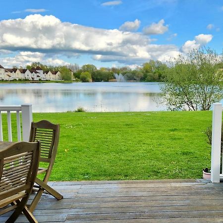 38 Windrush Lake South Cerney Exterior foto