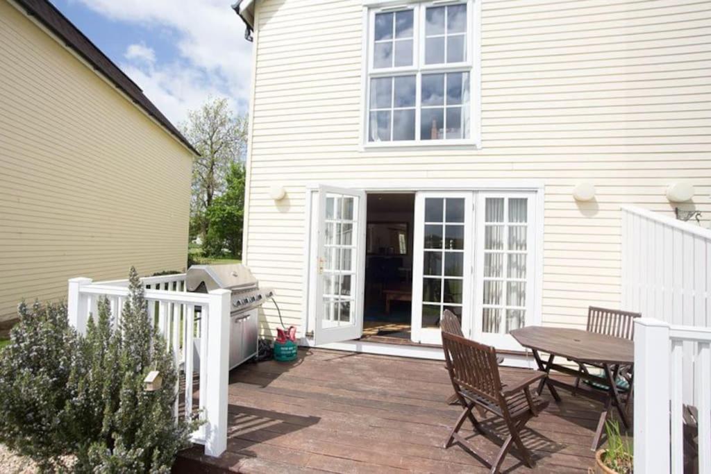 38 Windrush Lake South Cerney Exterior foto