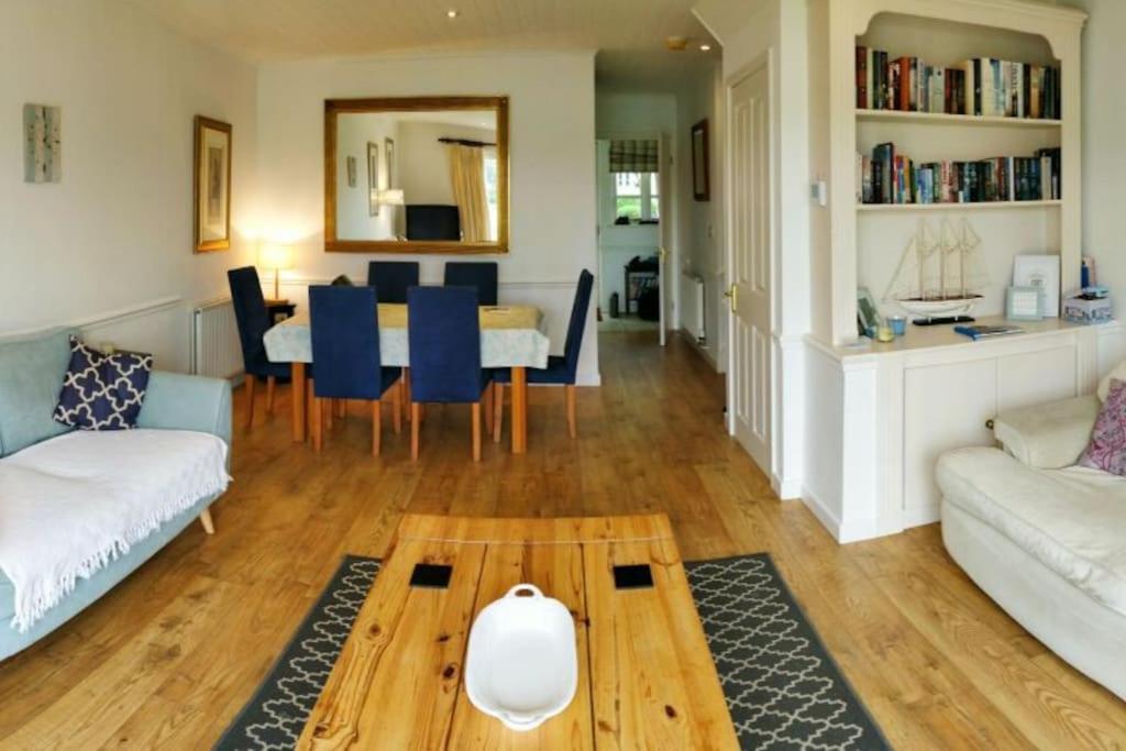 38 Windrush Lake South Cerney Exterior foto