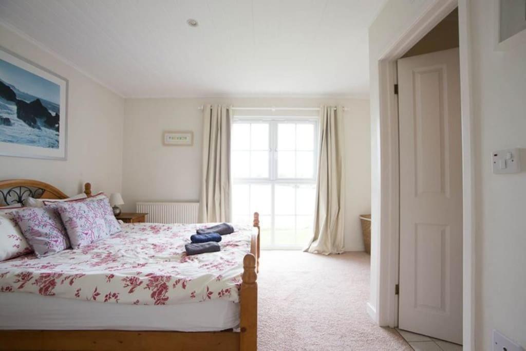 38 Windrush Lake South Cerney Exterior foto