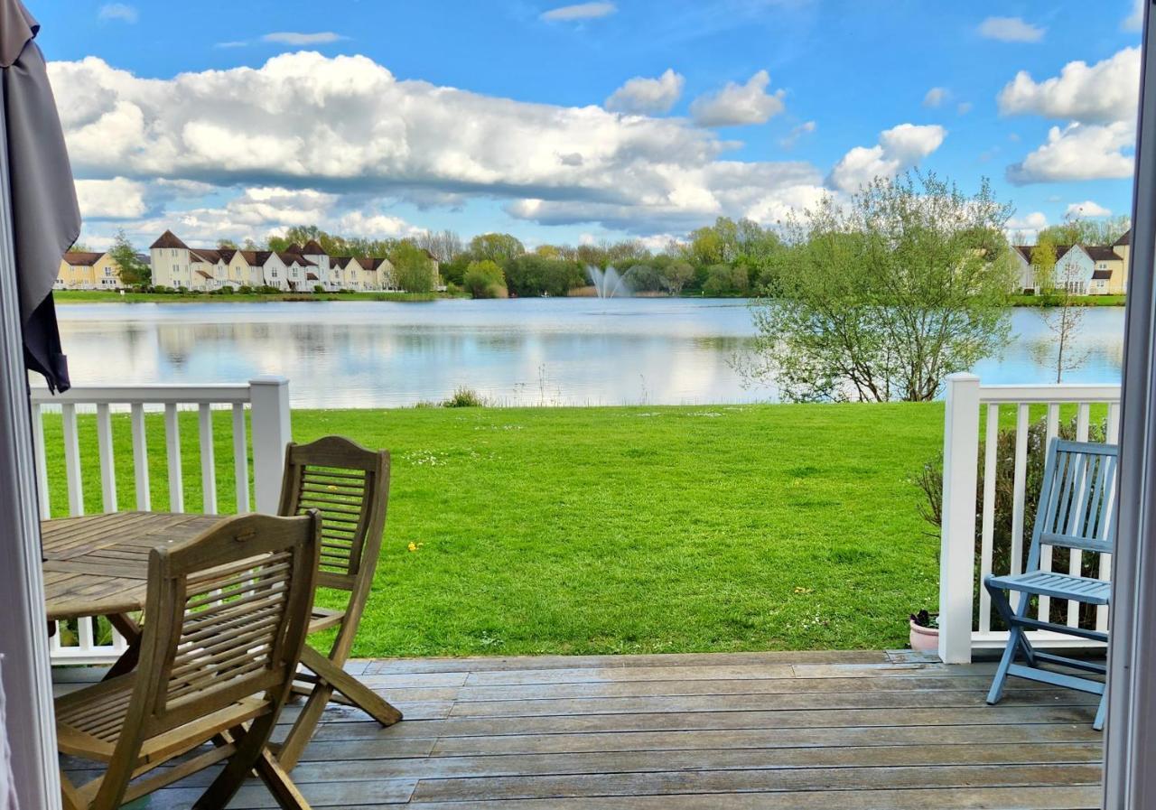 38 Windrush Lake South Cerney Exterior foto